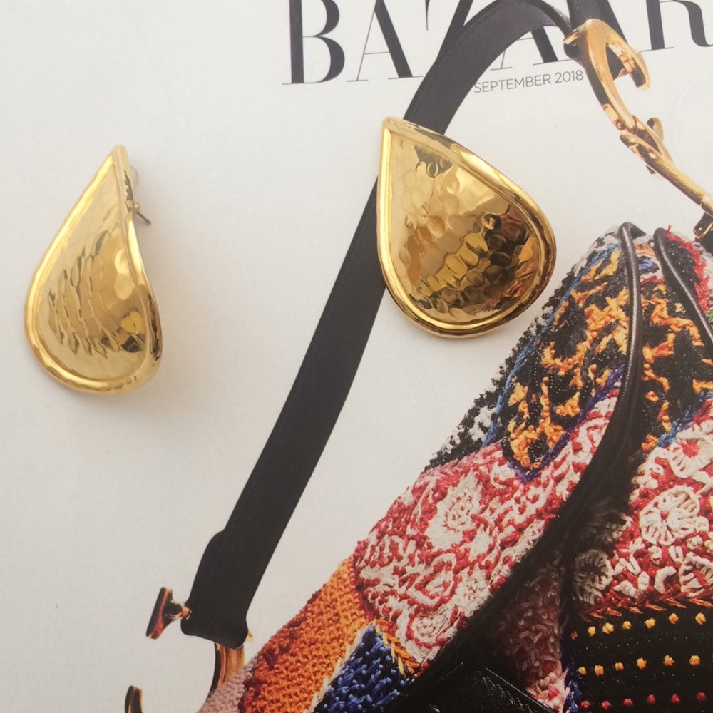 Vintage gold tone earrings